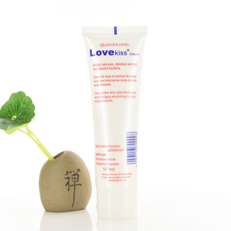LoveKiss Strawberry Flavored Water-Soluble Lubricant 100ml